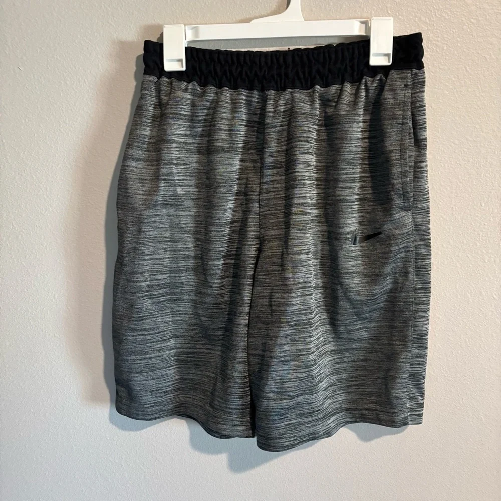 NIKE Dri fit Athletic Shorts Size M - Picture 1 of 6